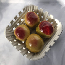 Load image into Gallery viewer, Ceramic peaches in lattice basket
