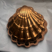 Load image into Gallery viewer, Large copper shell kitchen mould
