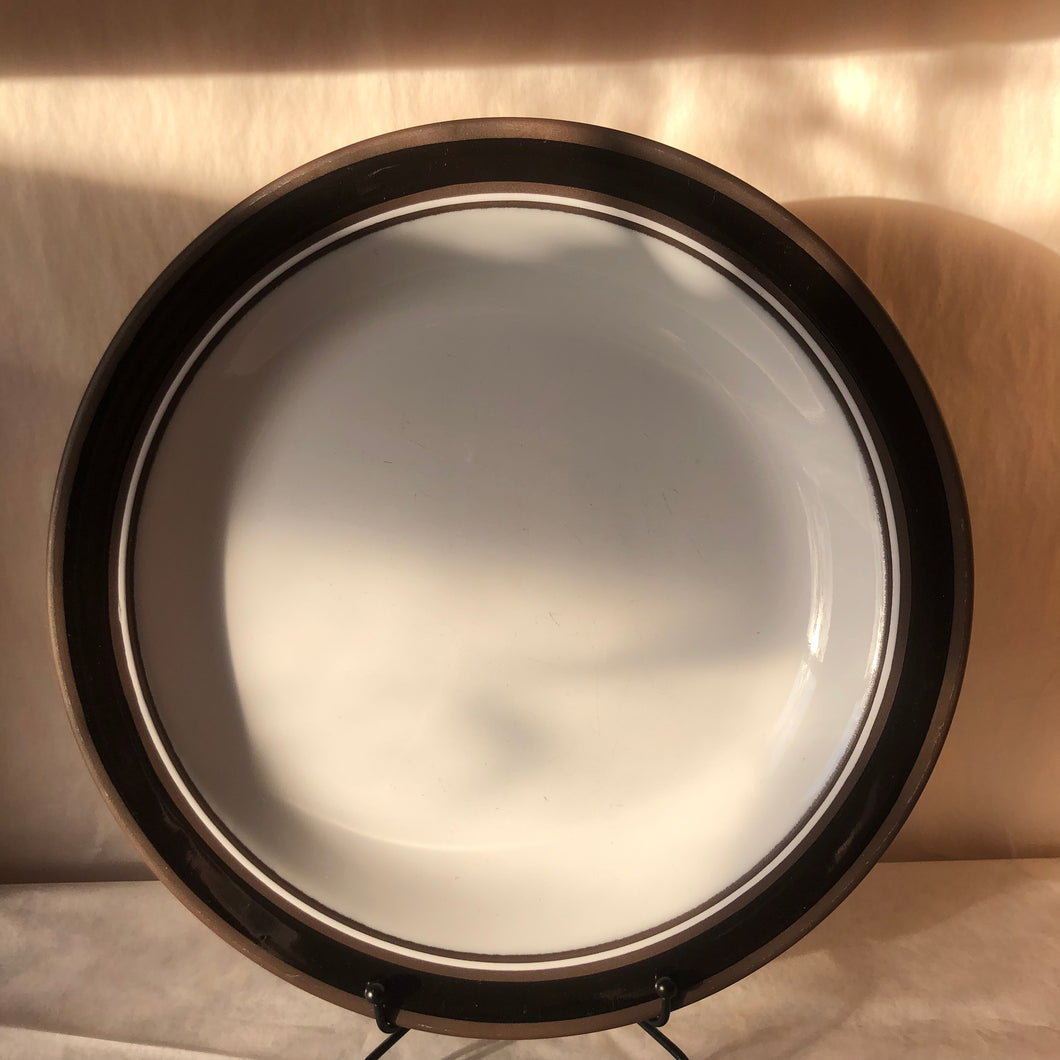 Six Hornsea Contrast Dinner Plates. 1977