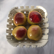 Load image into Gallery viewer, Ceramic peaches in lattice basket
