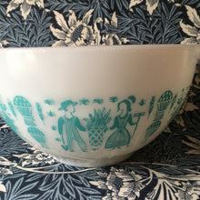 Load image into Gallery viewer, Amish Butterprint 441 Cinderella Pyrex Nesting Bowl
