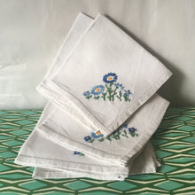 Load image into Gallery viewer, Daisy style hand embroidered napkins - 6
