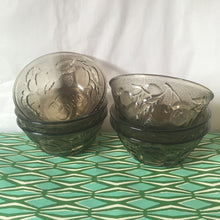 Load image into Gallery viewer, Italian glass fruit bowls  - set of six
