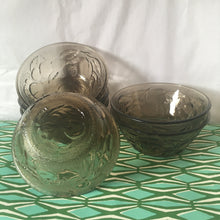 Load image into Gallery viewer, Italian glass fruit bowls  - set of six
