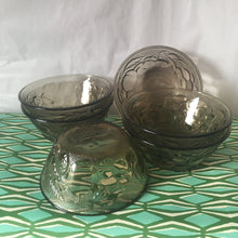 Load image into Gallery viewer, Italian glass fruit bowls  - set of six
