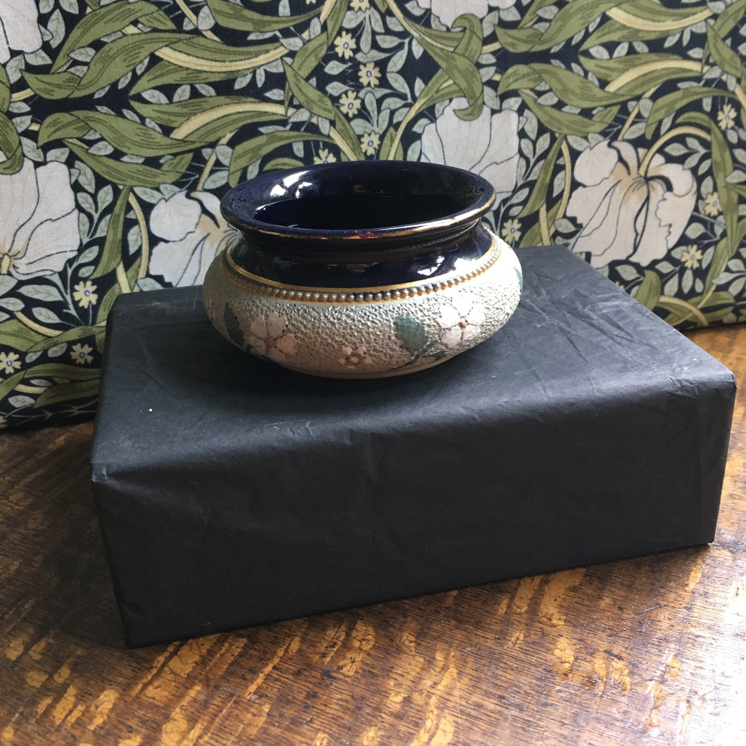 Daisy Ware Lovatt Langley ceramic pot