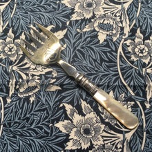 Load image into Gallery viewer, Mother of pearl handled cutlery trio
