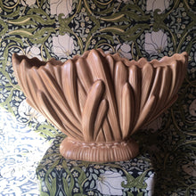 Load image into Gallery viewer, Hyacinth leaf SylvaC mantle vase
