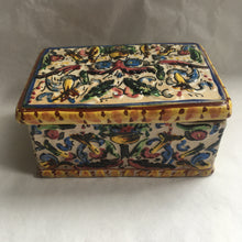 Load image into Gallery viewer, Italian studio pottery trinket box
