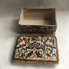 Load image into Gallery viewer, Italian studio pottery trinket box
