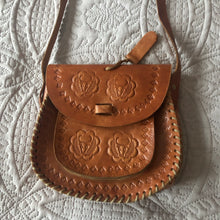 Load image into Gallery viewer, Vintage leather handbag
